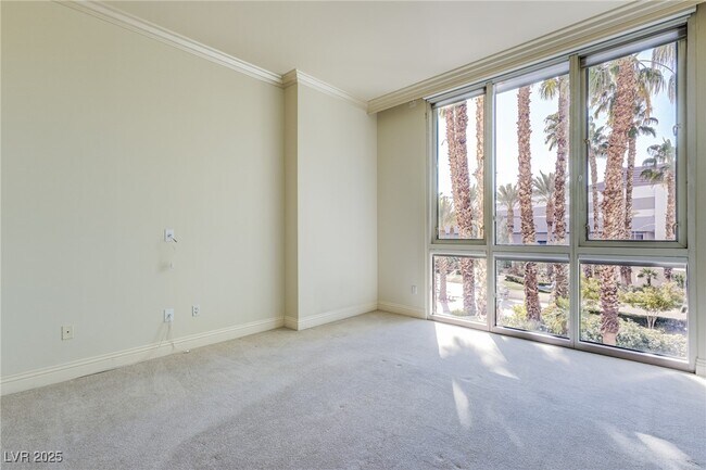 Building Photo - 2857 Paradise Rd