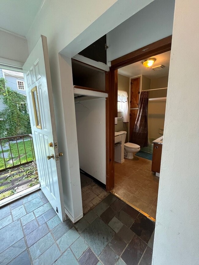 Building Photo - 103 N Ridge St