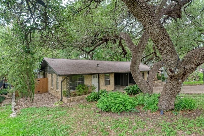 Building Photo - 1612 Elmhurst Dr