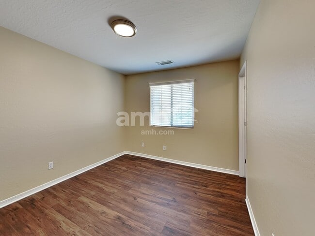 Building Photo - 9318 N 186th Ln