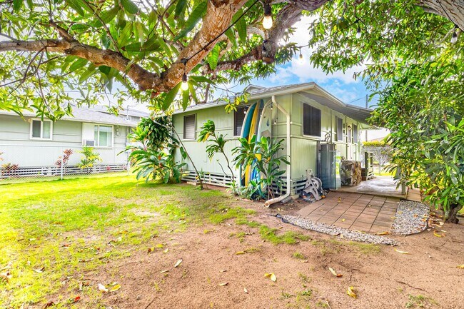 Building Photo - Charming 2/1 Cottage on a Quiet Lane in Ka...