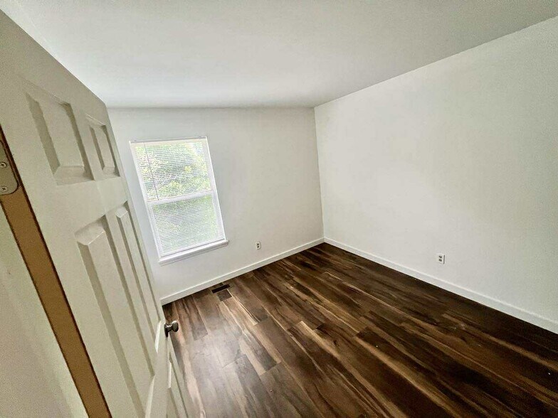 Building Photo - 419 Ramblewood Way