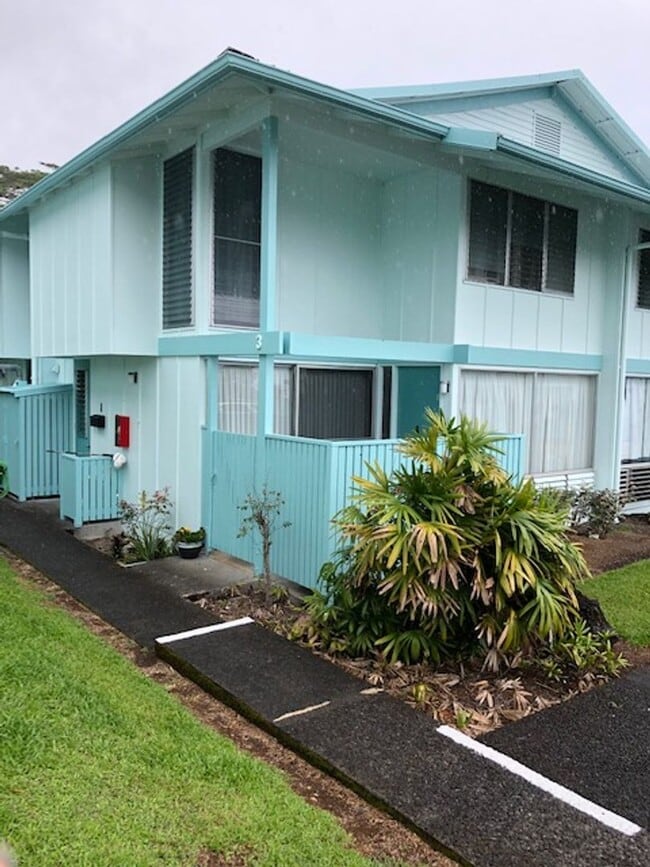 Building Photo - Newly Renovated Townhome