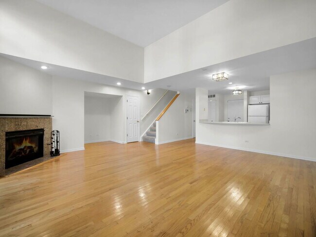Building Photo - 4934 S Cornell Ave