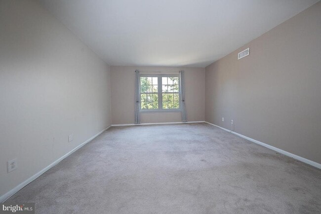 Building Photo - 103 Drummers Ln