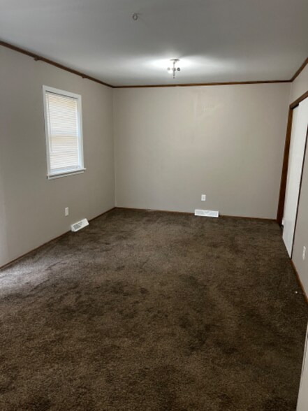 Building Photo - 3526 S Downtain St