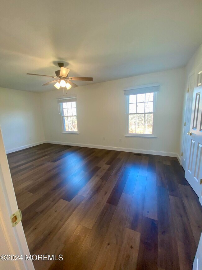 Building Photo - 66 Holly Dr