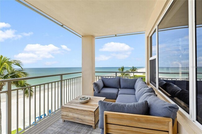Building Photo - 601 Longboat Club Rd