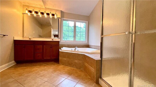 Building Photo - 34 Auburn Knoll