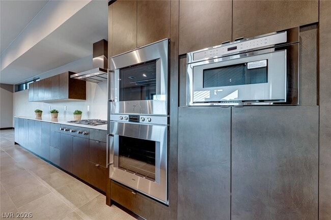 Building Photo - 26 Lakefront Dr