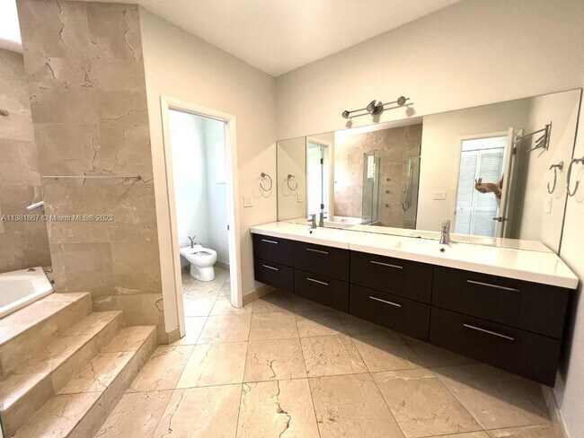 Building Photo - 7720 SW 147th Terrace