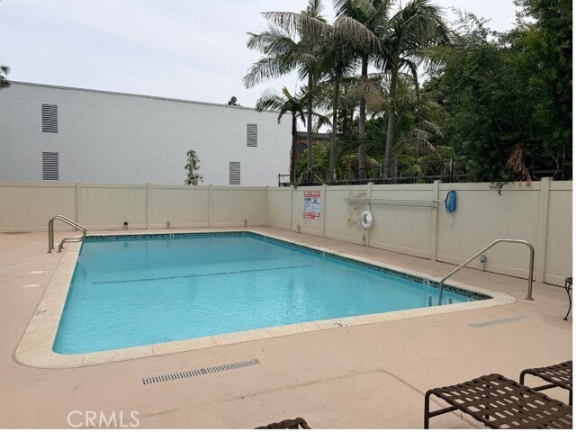 Building Photo - 15344 Weddington St