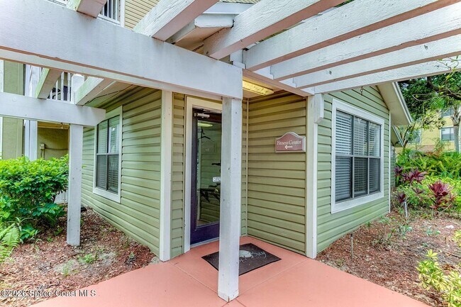 Building Photo - 225 S Tropical Trail