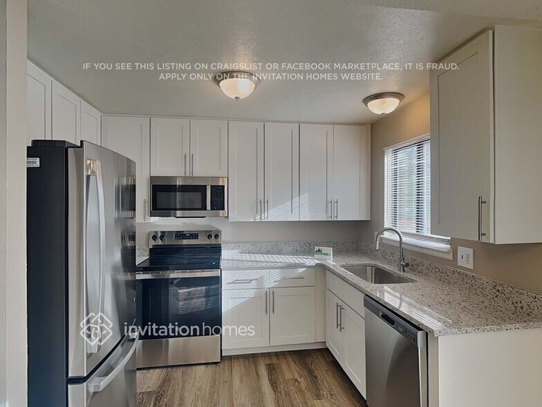 Building Photo - 14794 E Florida Ave