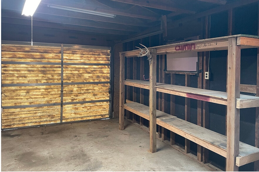 Building Photo - 106 N Long St