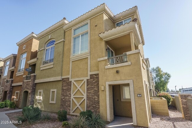 Building Photo - 18250 N Cave Creek Rd