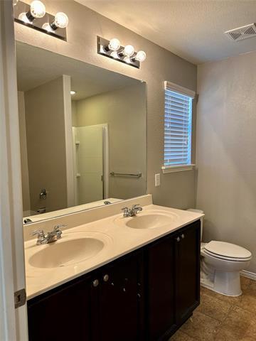 Building Photo - 1804 Gayla Creek Dr