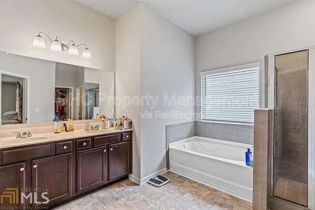 Building Photo - 4999 Rapahoe Trail