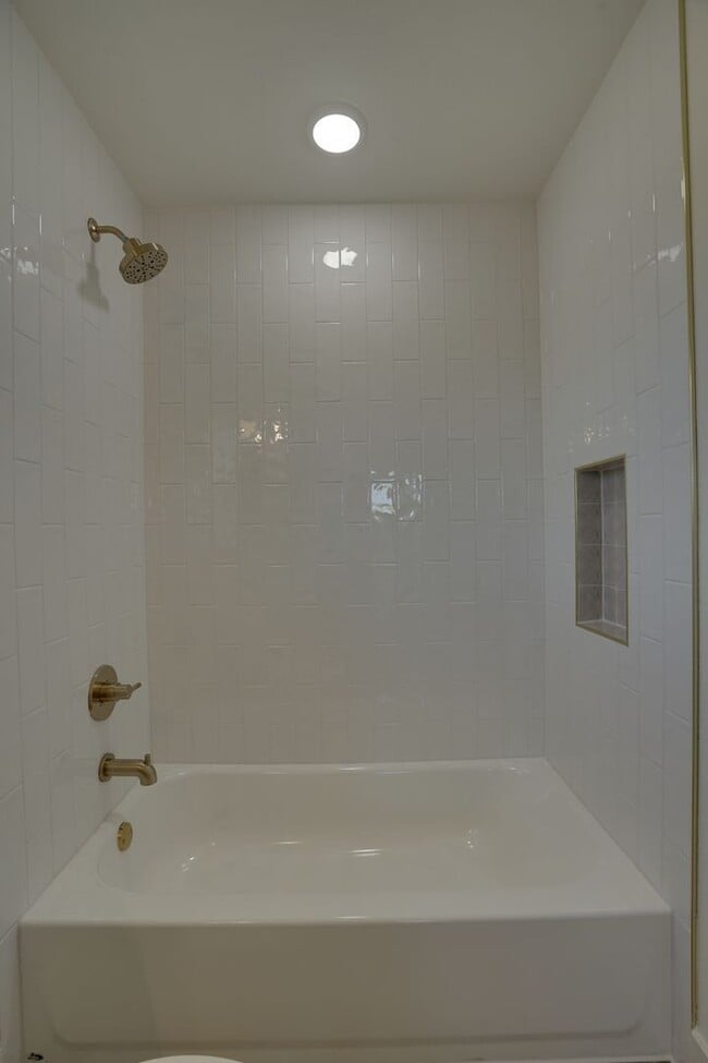 Building Photo - 108 Cardinal Wds