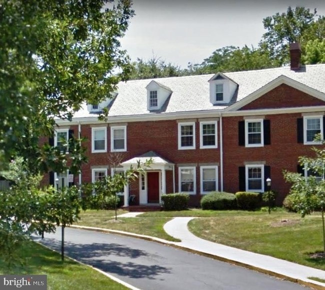 Primary Photo - 3279 S Stafford St