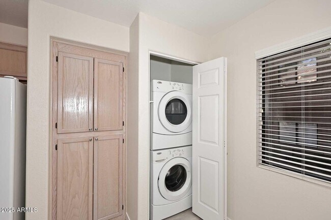 Building Photo - 15050 N Thompson Peak Pkwy