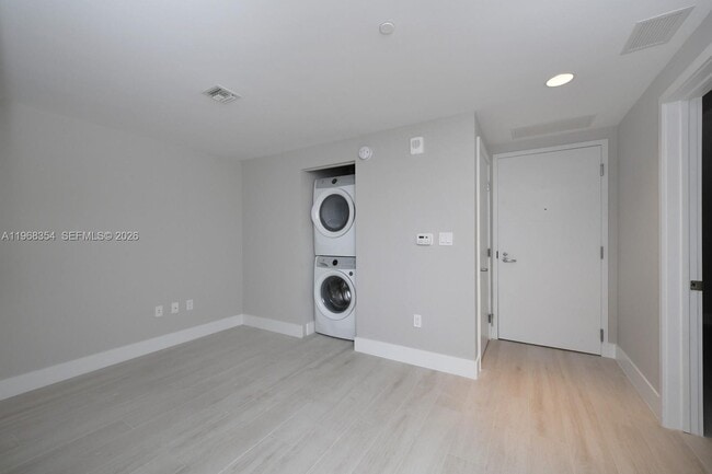 Building Photo - 16385 Biscayne Blvd