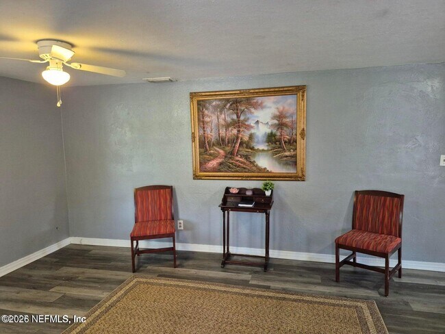 Building Photo - 1305 E 30th St