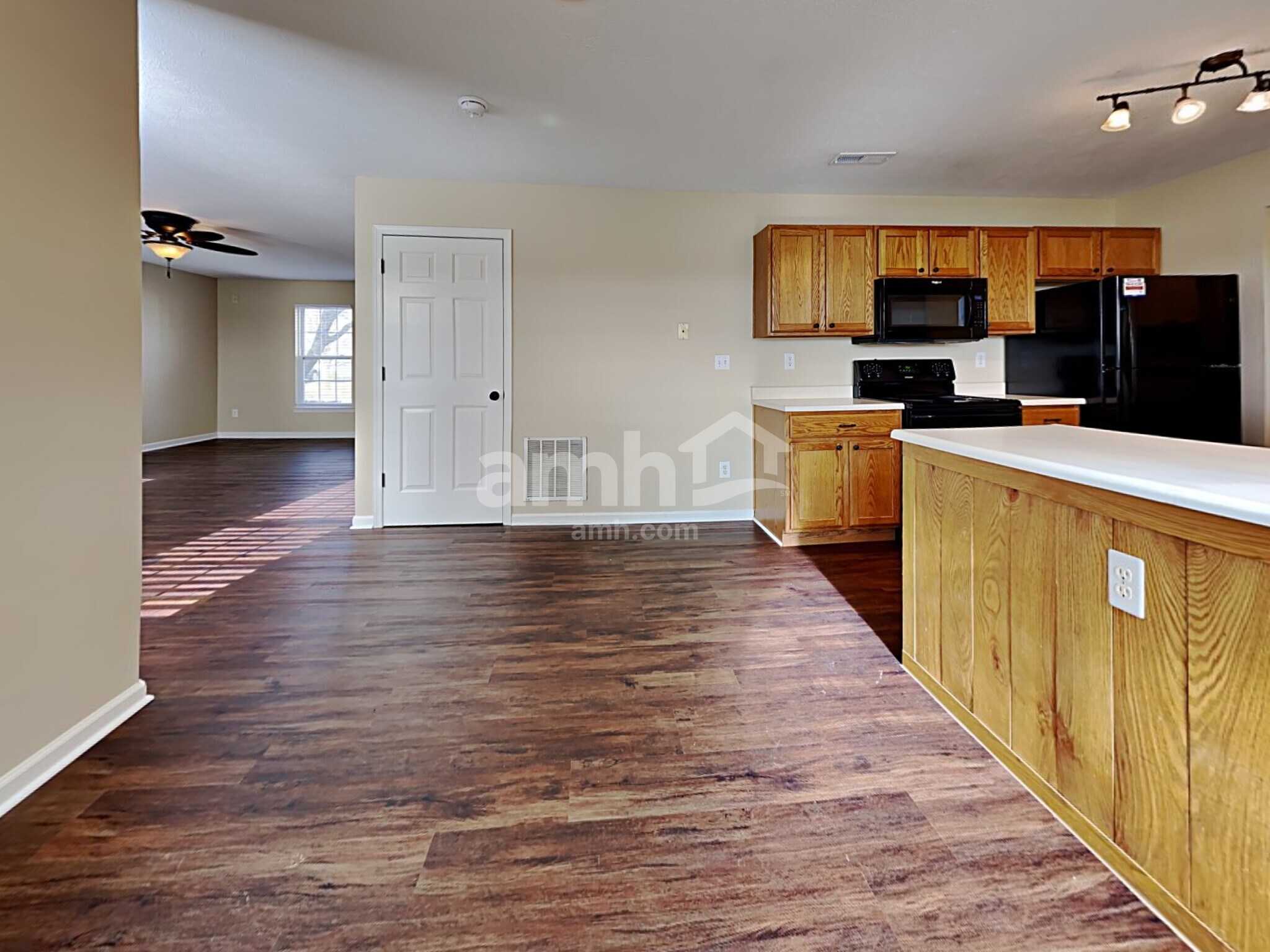 Building Photo - 515 Indian Lake Dr