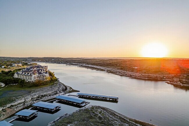 Building Photo - 3404 American Dr