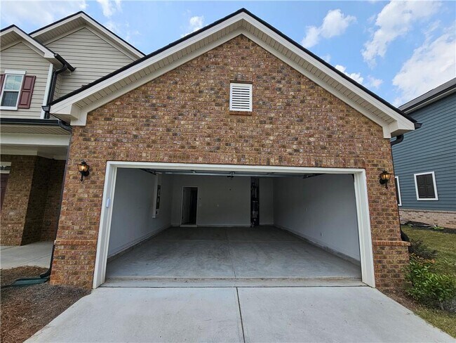 Building Photo - 7875 Tiberon Pkwy