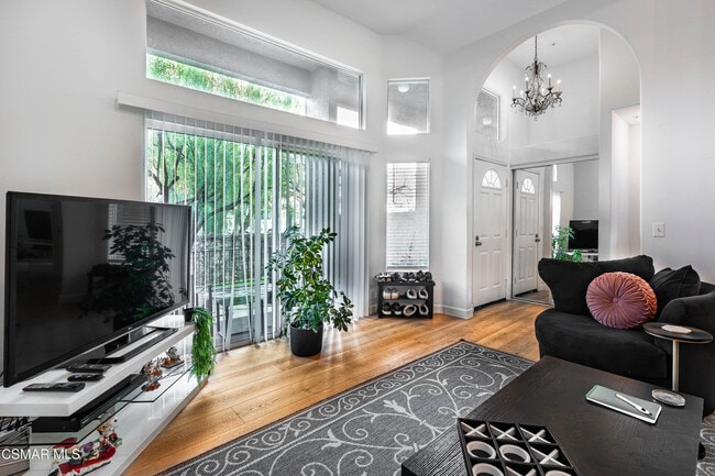 Building Photo - 279 N Skyline Dr