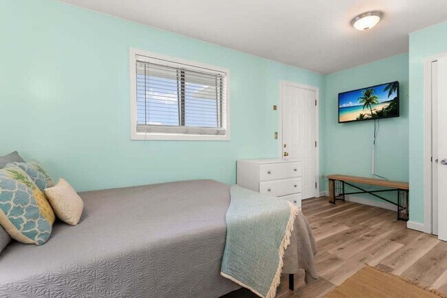 Building Photo - 12 G St