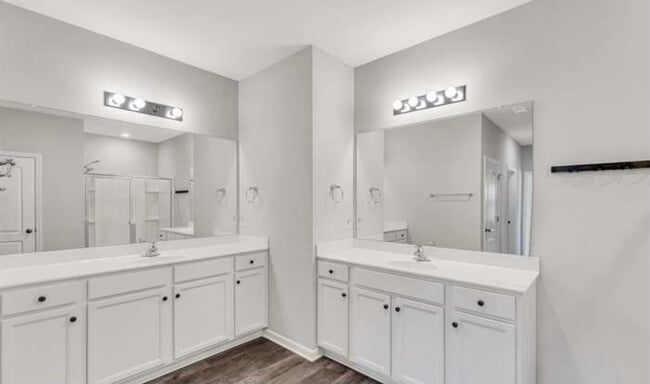 Master Bath - 109 Fellington Ct