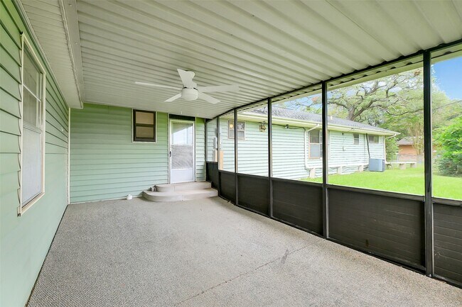 Building Photo - 3605 Longherridge Dr