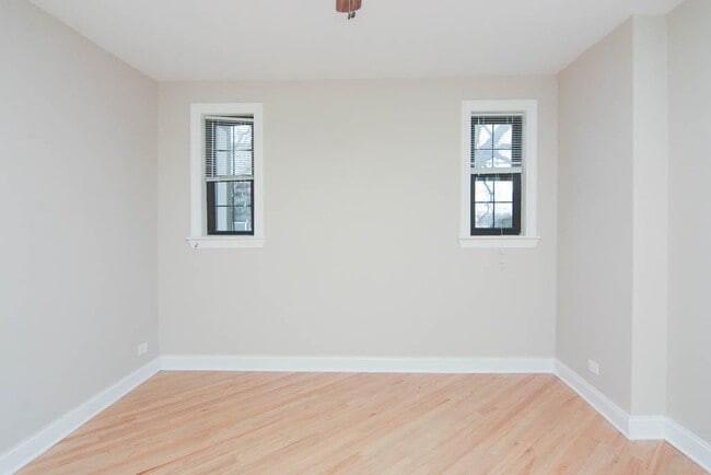 Building Photo - 899 Green Bay Rd