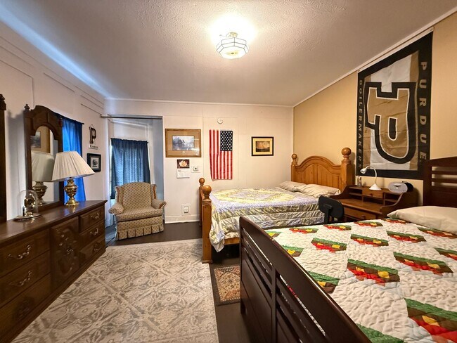 Building Photo - 1 Bed, 1 Bath Apartment, All Utilities Included - Short Term Lease Options Available!