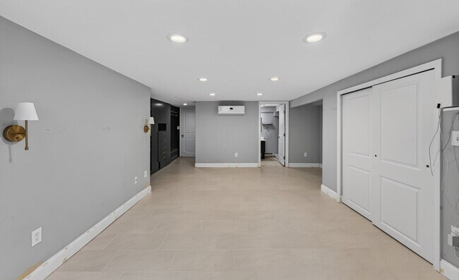 Building Photo - 353 Sumner St