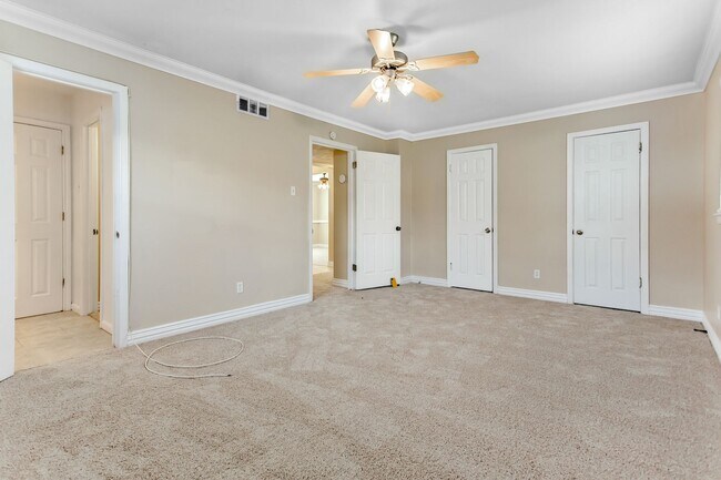 Building Photo - Updated 4-Bedroom, 2-Bath Home in RISD