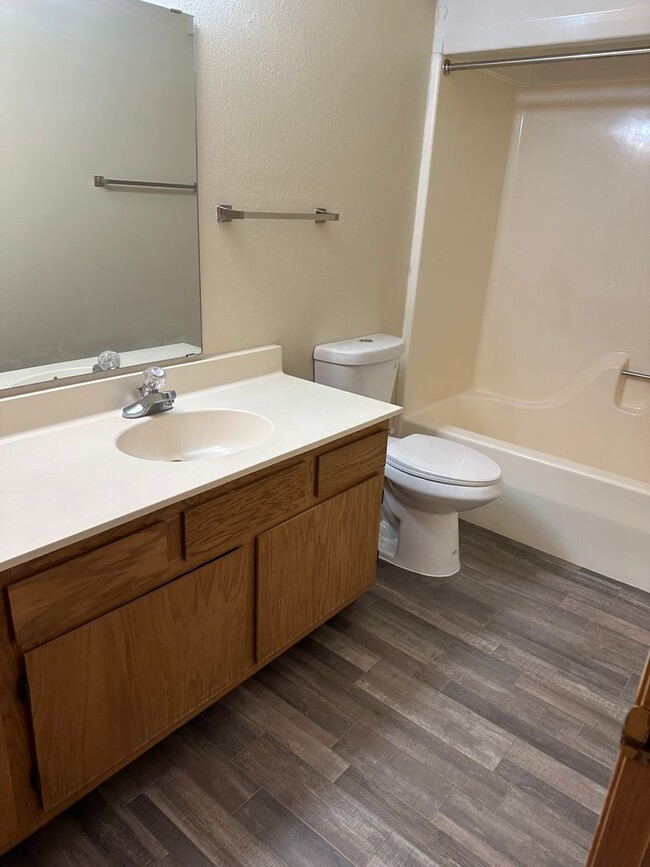 Building Photo - One Bedroom Apartment, Great NE St. Cloud ...