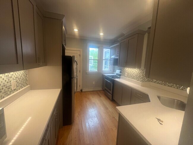 Building Photo - 841 Dorchester Ave