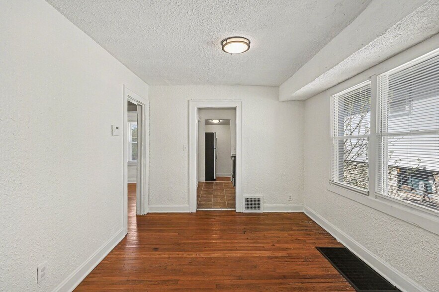 Building Photo - 3315 E 52nd St