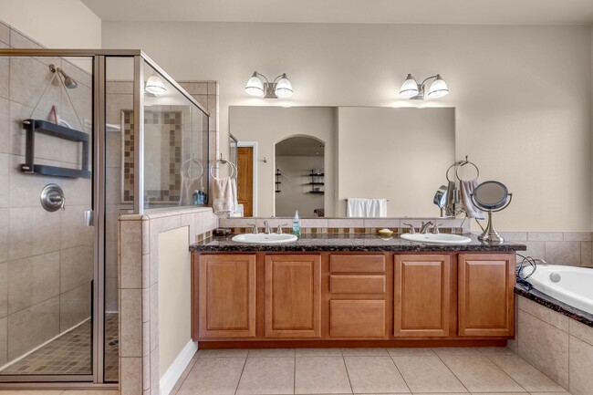 Building Photo - Central 2 Bedroom Home - Reno