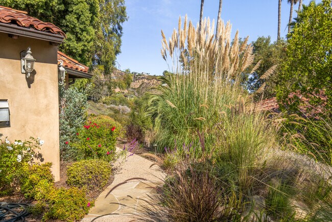 Building Photo - 22560 Carbon Mesa Rd