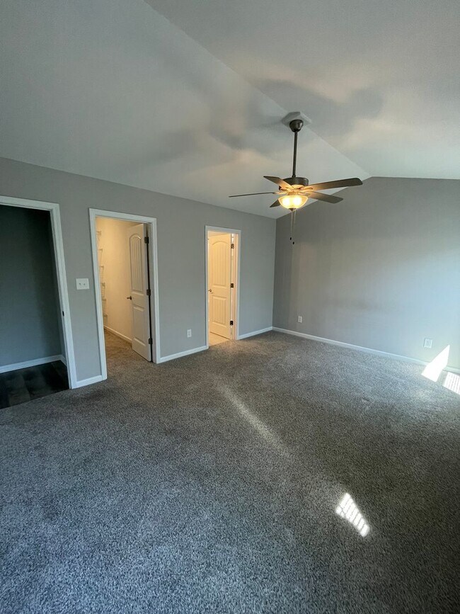 Building Photo - 219 Grist Mill Dr