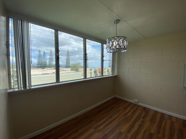 Building Photo - 025RIV