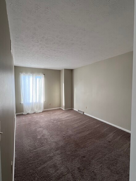 Building Photo - 22304 River Walk Ln