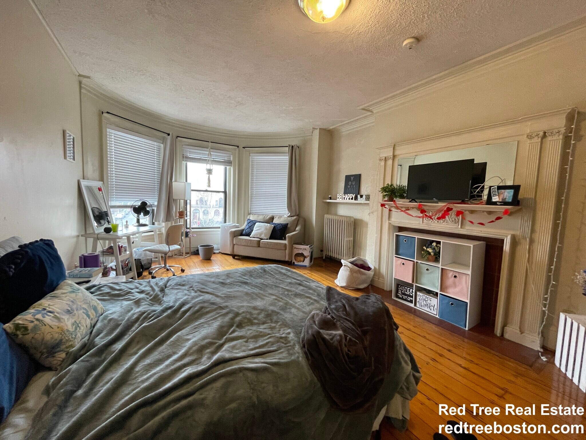 Building Photo - 916 Beacon St