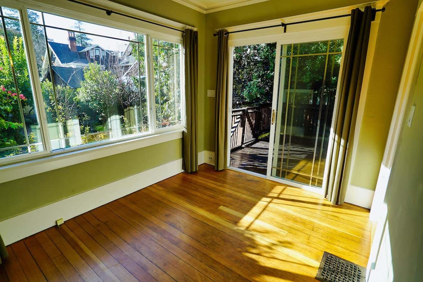 Building Photo - 2836 Derby St