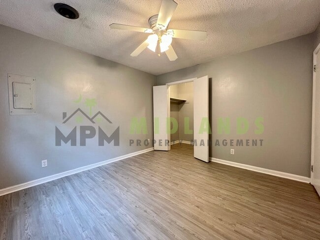 Building Photo - 623 Henderson St