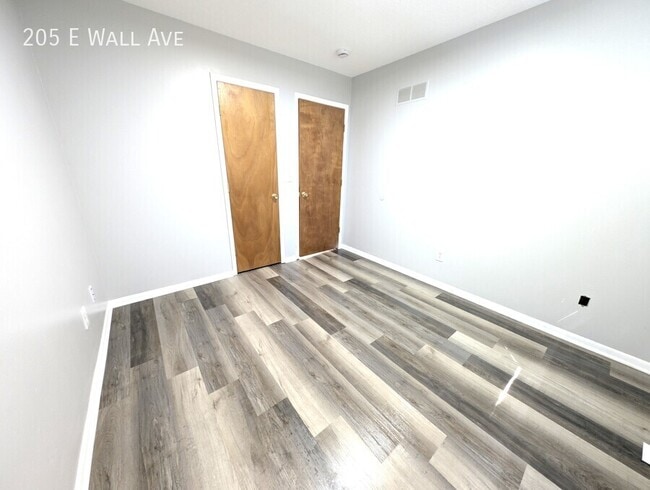 Building Photo - 205 E Wall Ave